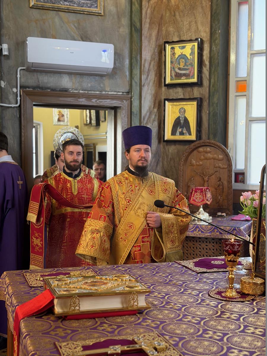 Życiodajne i Czcigodne Drzewo Krzyża Pańskiego – III Niedziela Wielkiego Postu