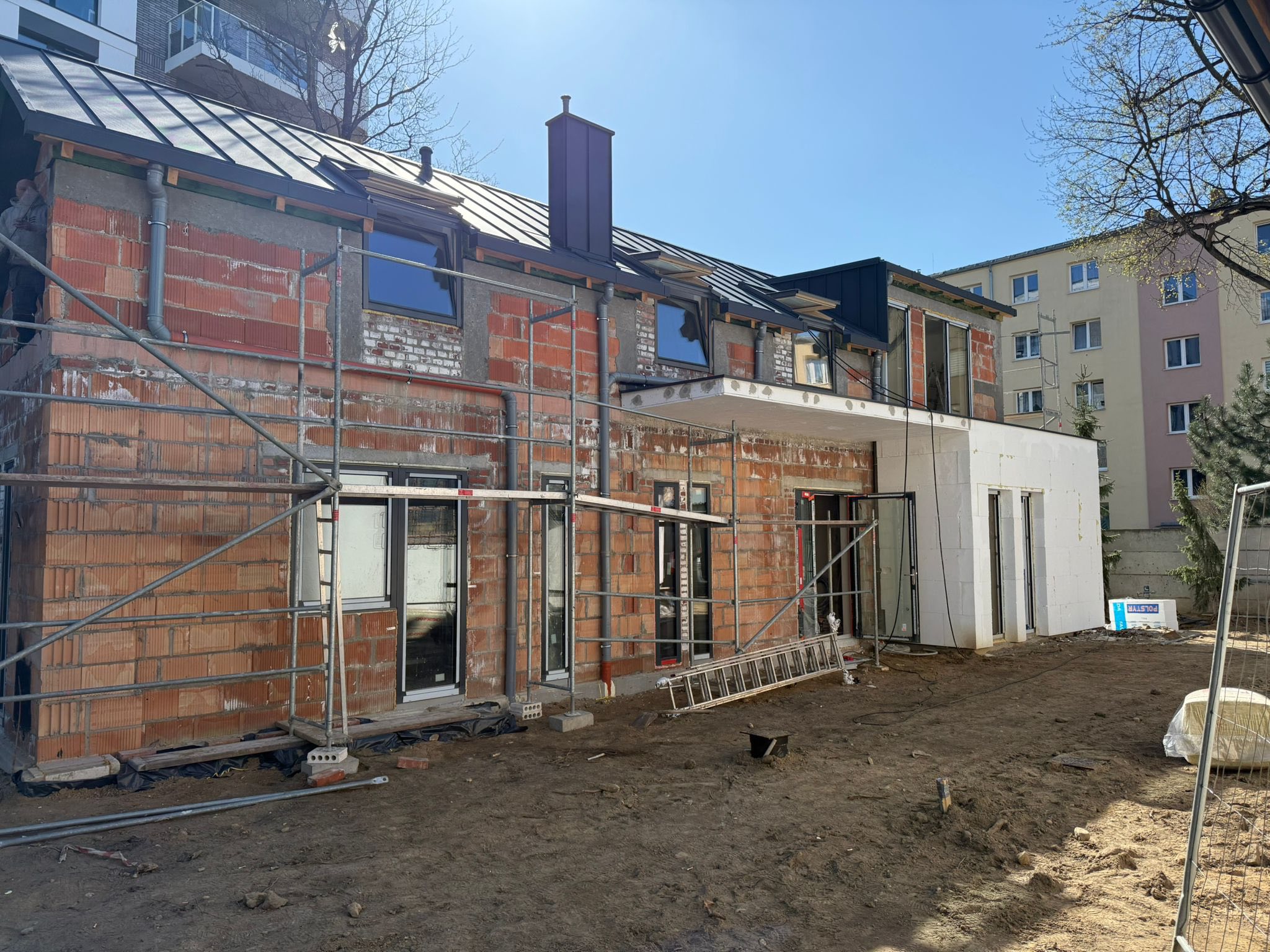 Postęp prac remontowych domu parafialnego w Poznaniu (02.04.2026)